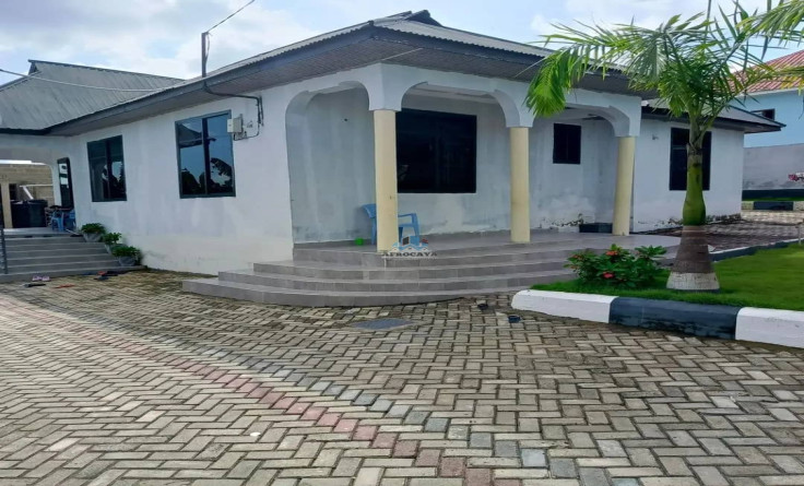 Nyumba Inauzwa (House for Sale)